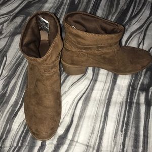 American Eagle willow motif chinois booties